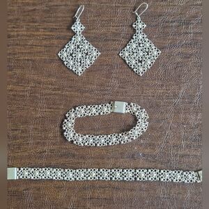 VINTAGE WOMENS UNIQUE SILVER COLOR METAL 2 BRACELETS &  EARRINGS SET FROM EUROPE